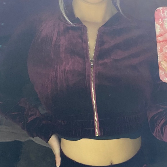 meshki velvet crop hoodie 💋 - Picture 3 of 3